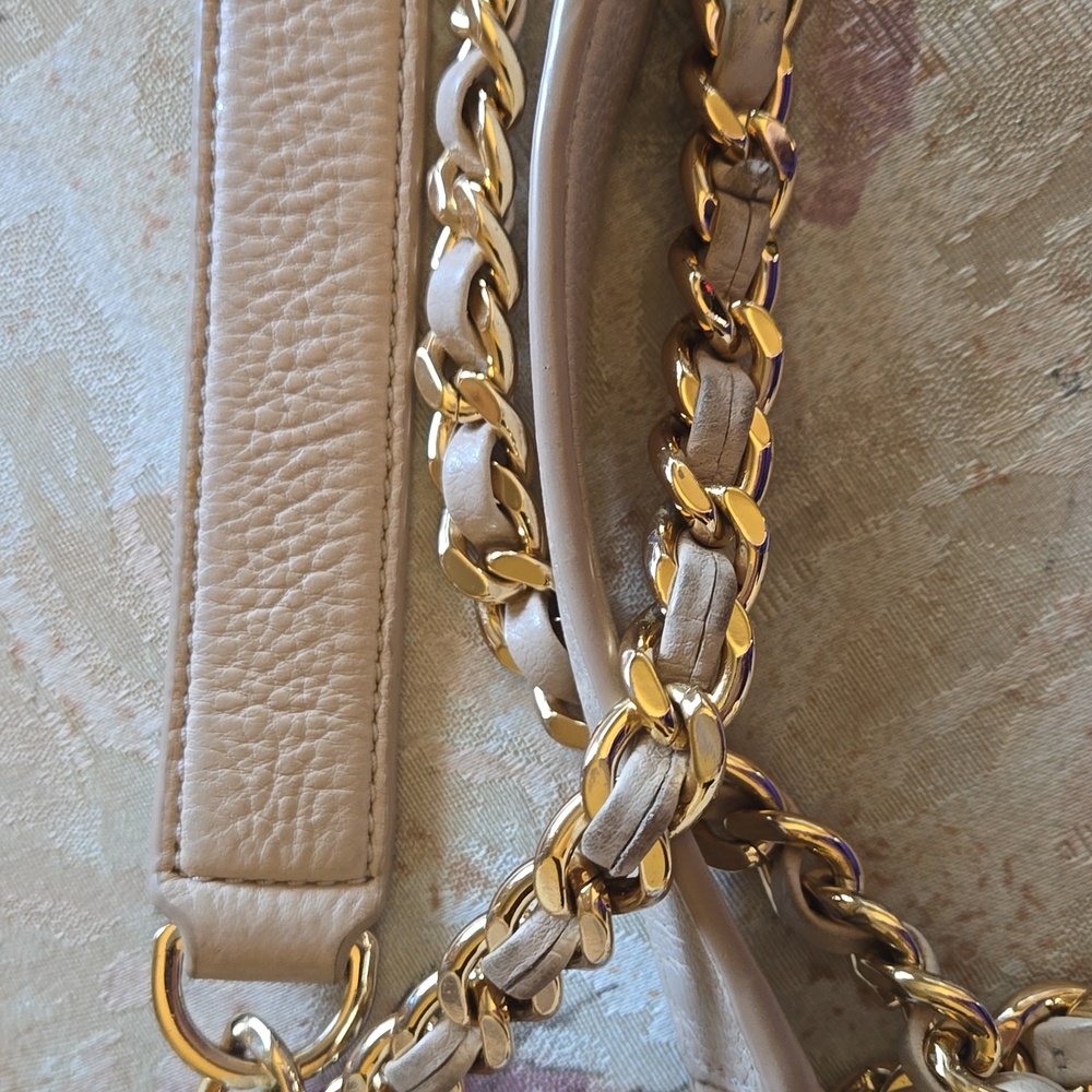 Tory Burch Marion Slouchy Tote - Picture 11 of 16